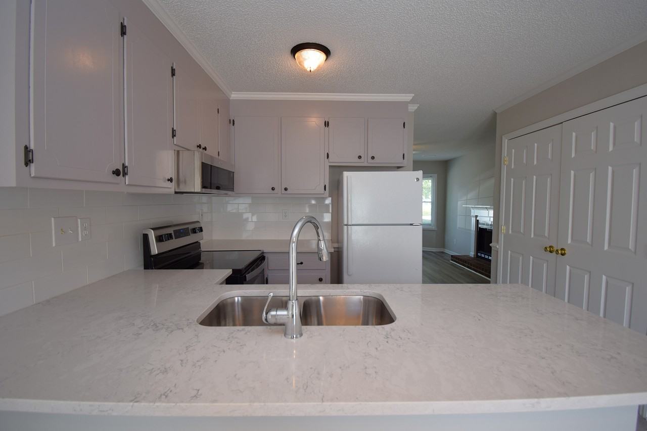 1105 Grovemont Dr - Photo 7 of 16