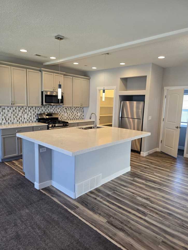 44 S Rio Grand Ave - Photo 3 of 23