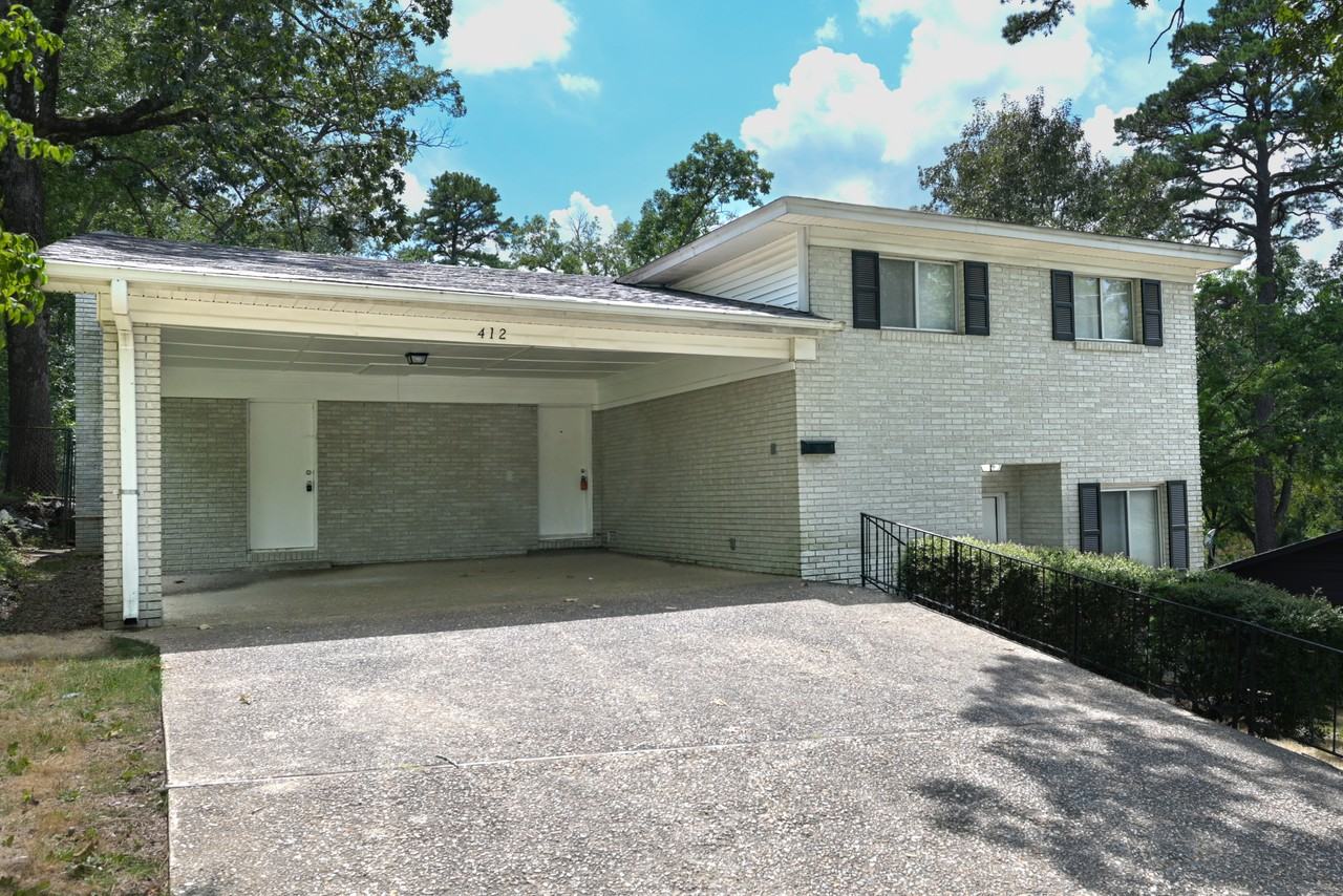 412 Del Rio Dr - Photo 2 of 16