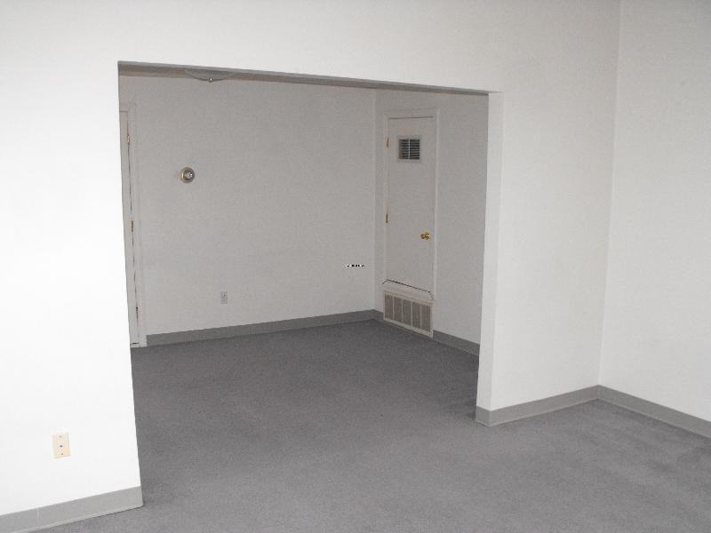 Thenius St #3L - Photo 3 of 4