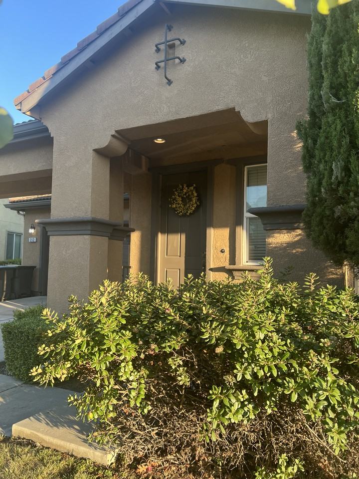 252 Crescent Moon Dr #NA - Photo 2 of 29