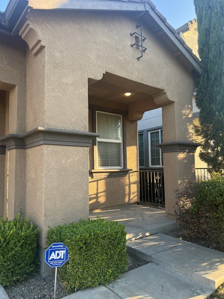 252 Crescent Moon Dr #NA - Photo 3 of 29