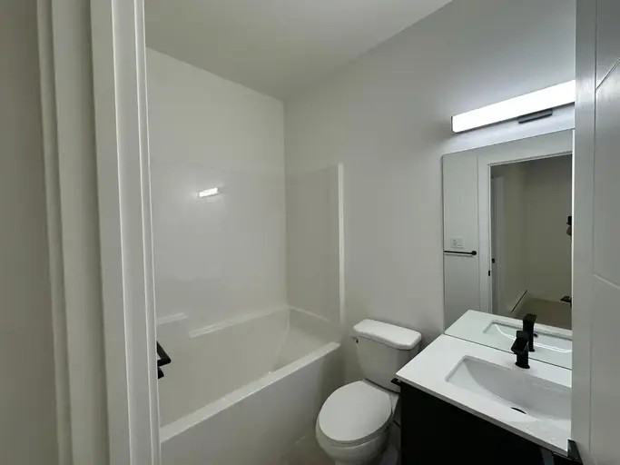 633A Rosedale Ave #A - Photo 3 of 11