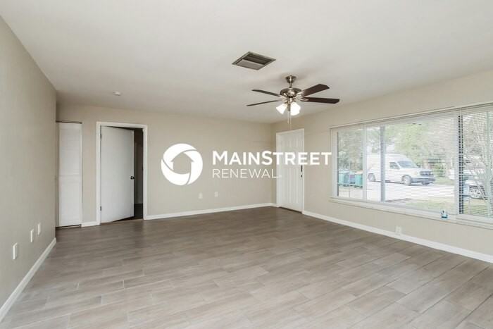 447 Count St - Photo 3 of 16