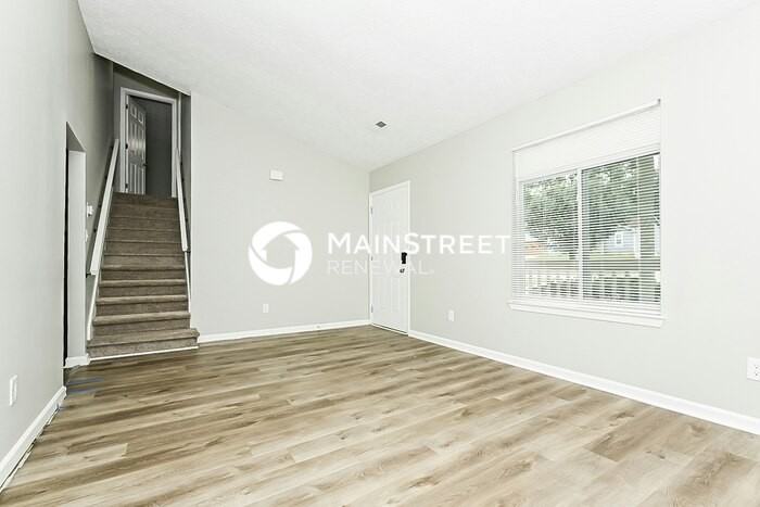 3042 Medina Dr - Photo 2 of 17