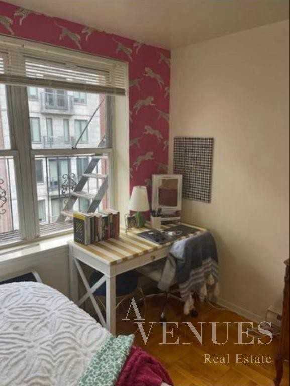 E 81st St #5D - Photo 2 of 4