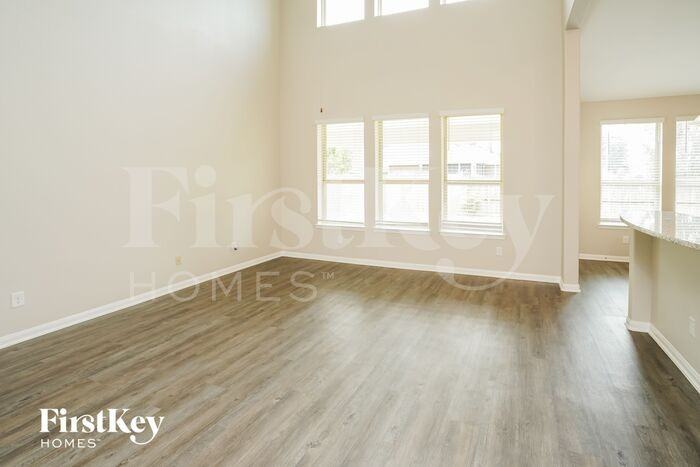 74 Georgia St - Photo 3 of 15