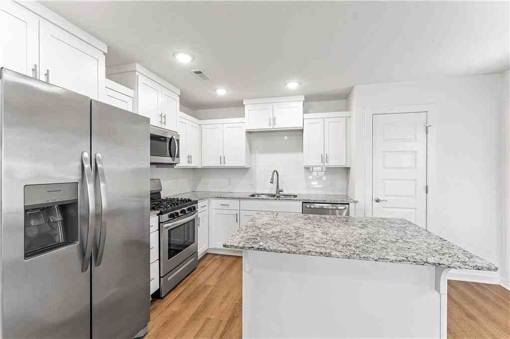 5895 W Holdcroft Dr - Photo 5 of 17