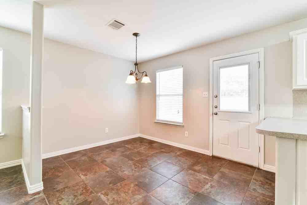 4722 San Antonio River Dr - Photo 4 of 15