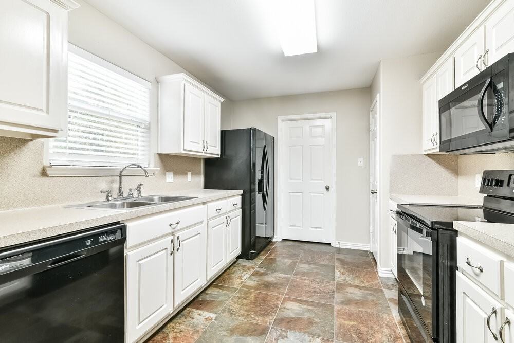 4722 San Antonio River Dr - Photo 5 of 15