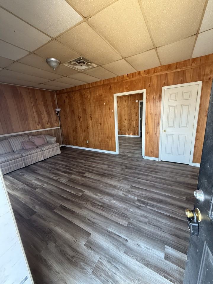 East Commerce Street Apartments and Shop - Photo 2 of 4