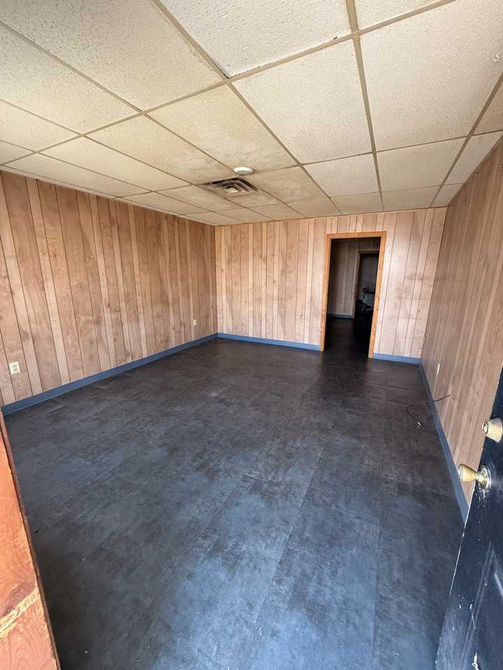 East Commerce Street Apartments and Shop - Photo 2 of 4