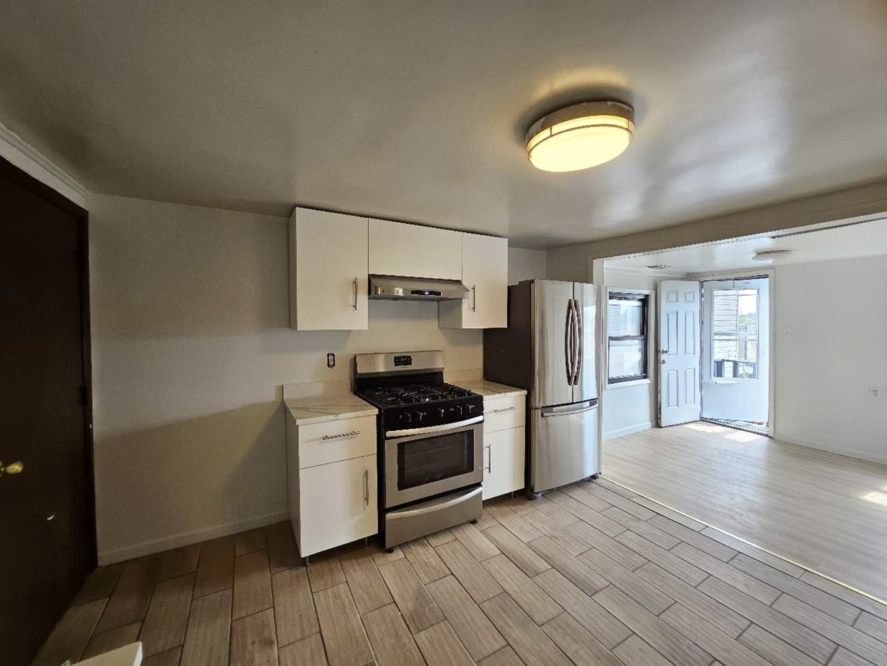 3026 S Broad St #2 - Photo 5 of 15