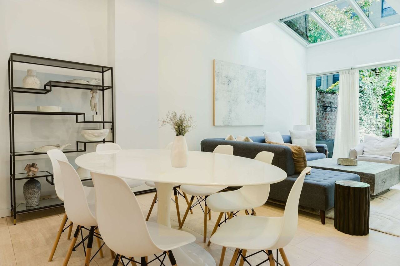 323 East 51st Street - Photo 4 of 75