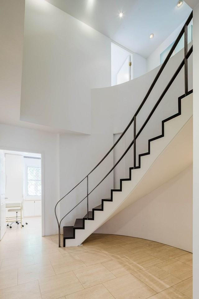 323 East 51st Street - Photo 7 of 75