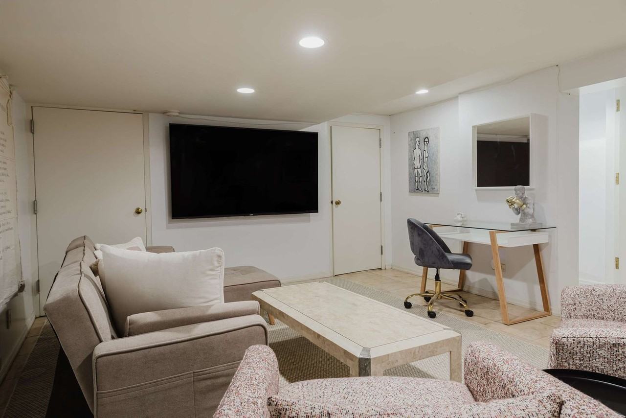 323 East 51st Street - Photo 3 of 49