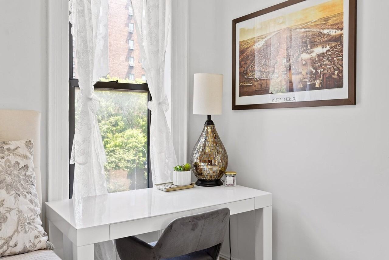 542 E 14th St #1261205P - Photo 4 of 24