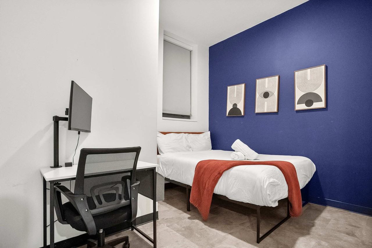 209 9th St #1376601P - Photo 6 of 13