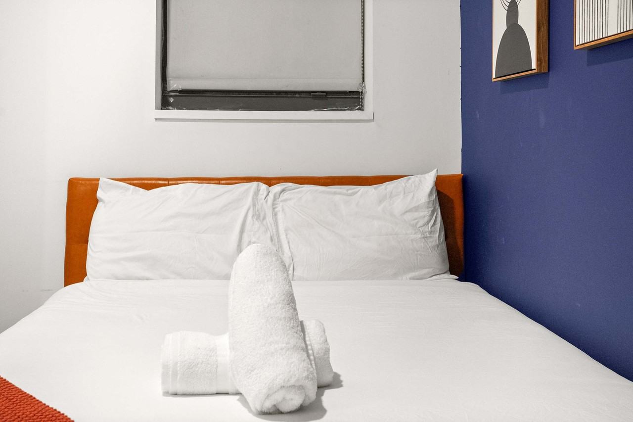 209 9th St #1376601P - Photo 7 of 13