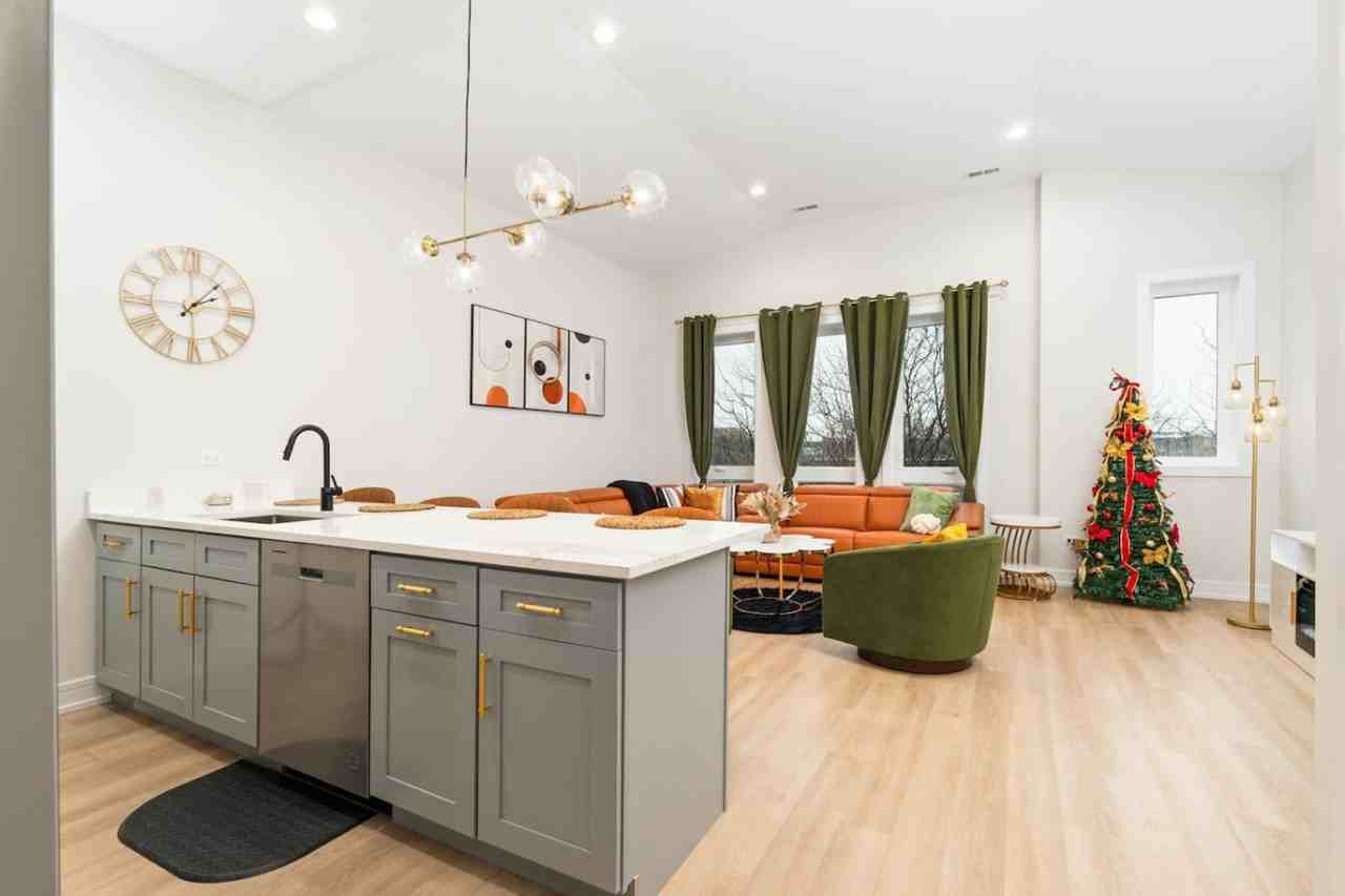 3723 S Giles Ave #1228641P - Photo 4 of 36