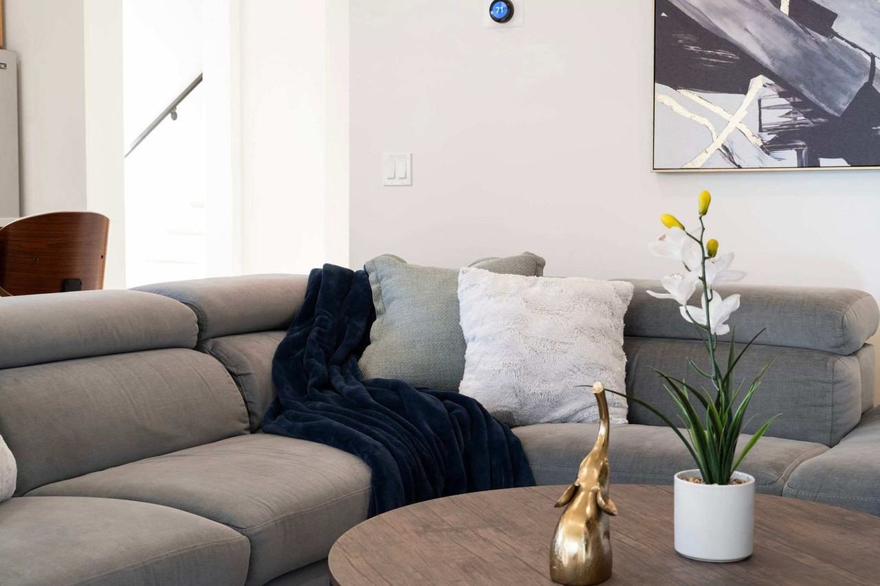 2110 West Washington Boulevard - Photo 4 of 120