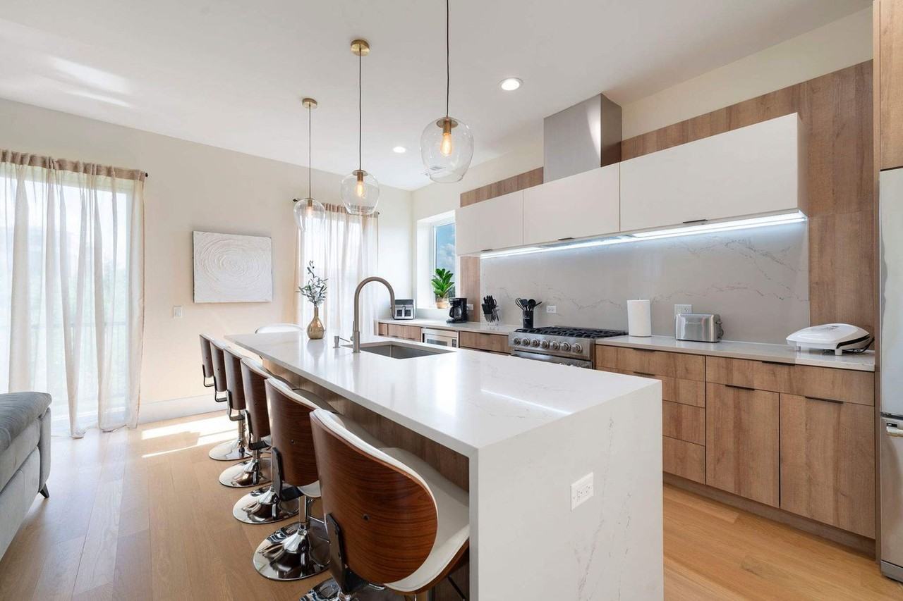 2110 West Washington Boulevard - Photo 6 of 120