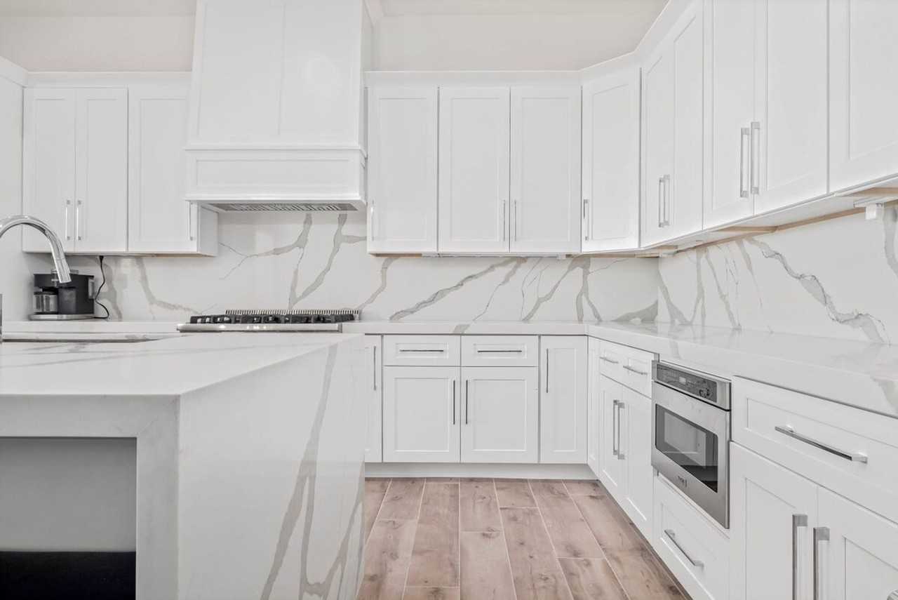 19550 N Grayhawk Dr #1255456P - Photo 7 of 48