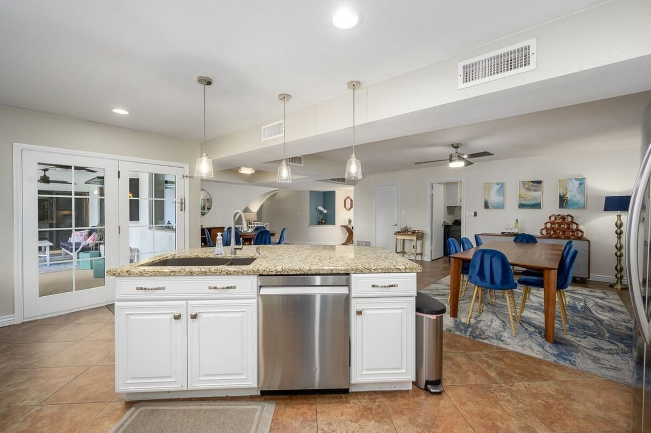 15020 N 7th Dr #1255476P - Photo 6 of 50