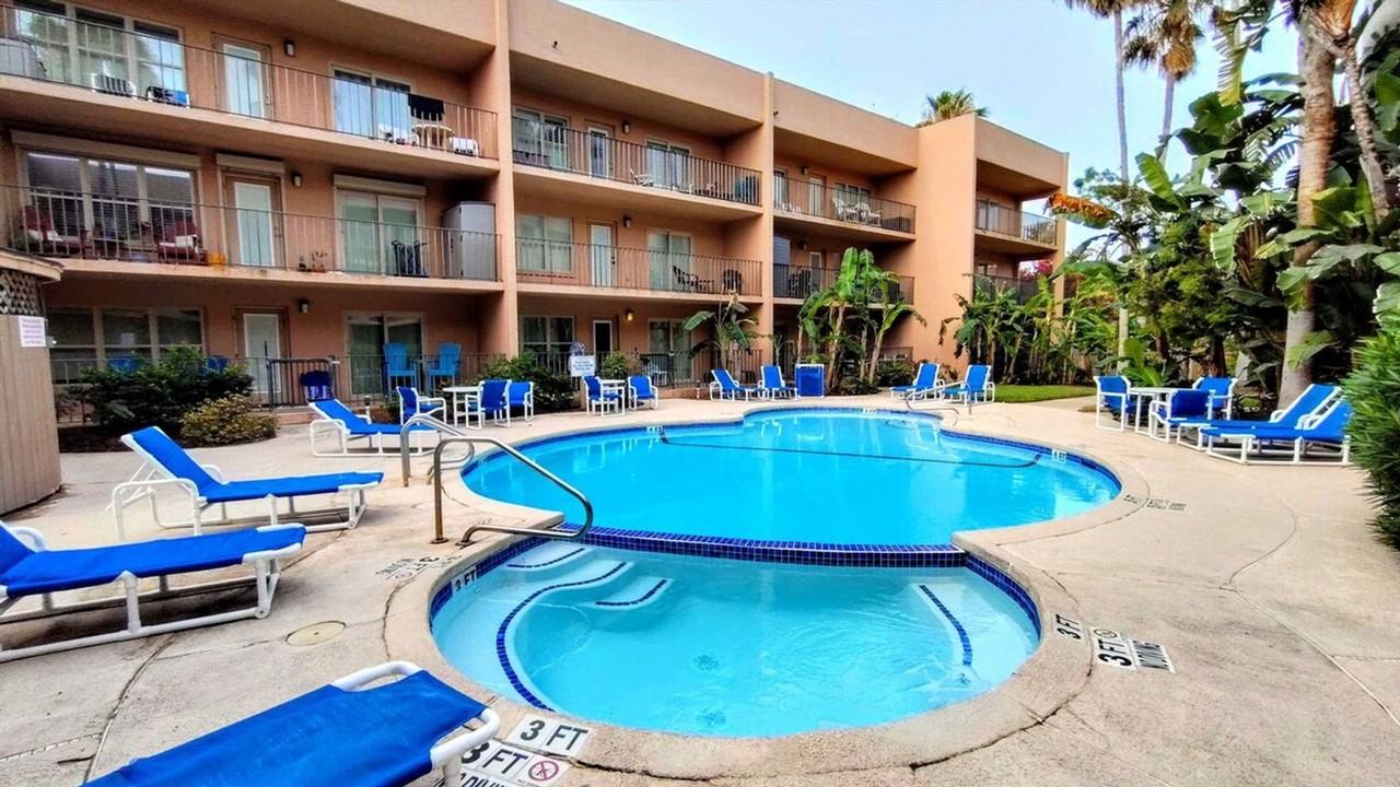 2401 Gulf Blvd #1255563P - Photo 4 of 31