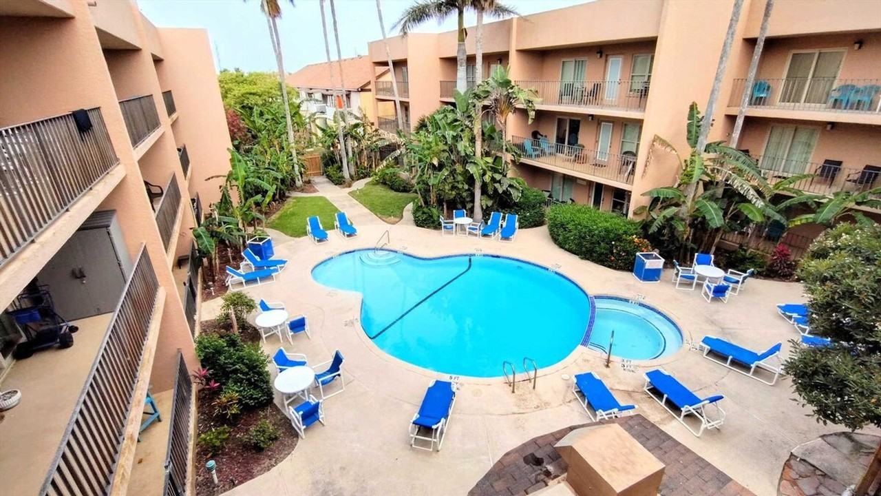2401 Gulf Blvd #1255563P - Photo 5 of 31