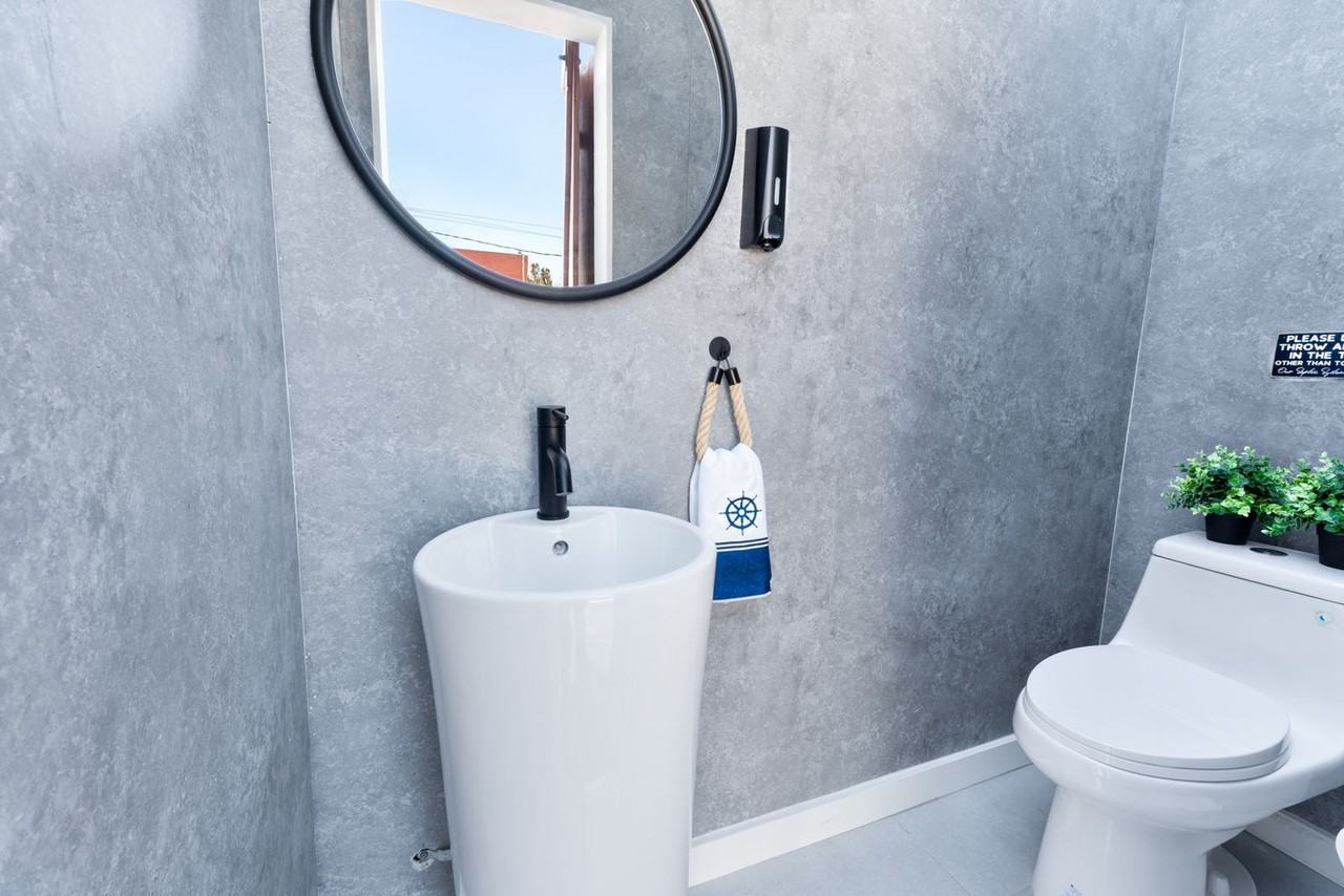 1070 Northwest 193rd Street - Photo 6 of 58