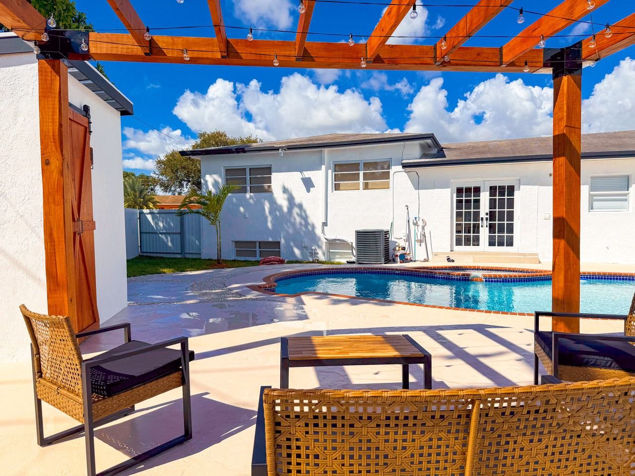 1070 Northwest 193rd Street - Photo 3 of 58