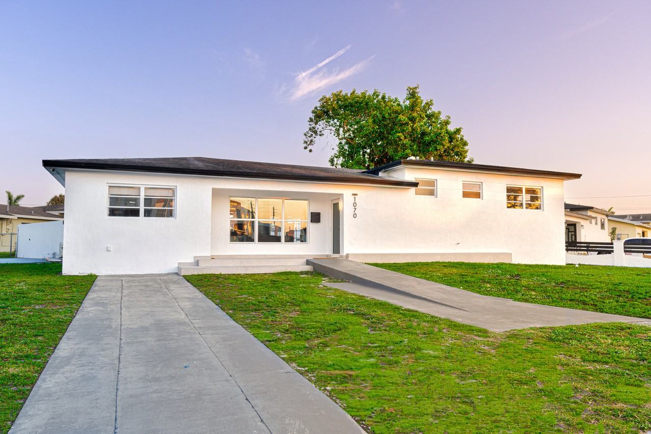 1070 Northwest 193rd Street - Photo 5 of 58