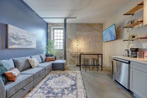 featured image of 1009 W Juneau Ave