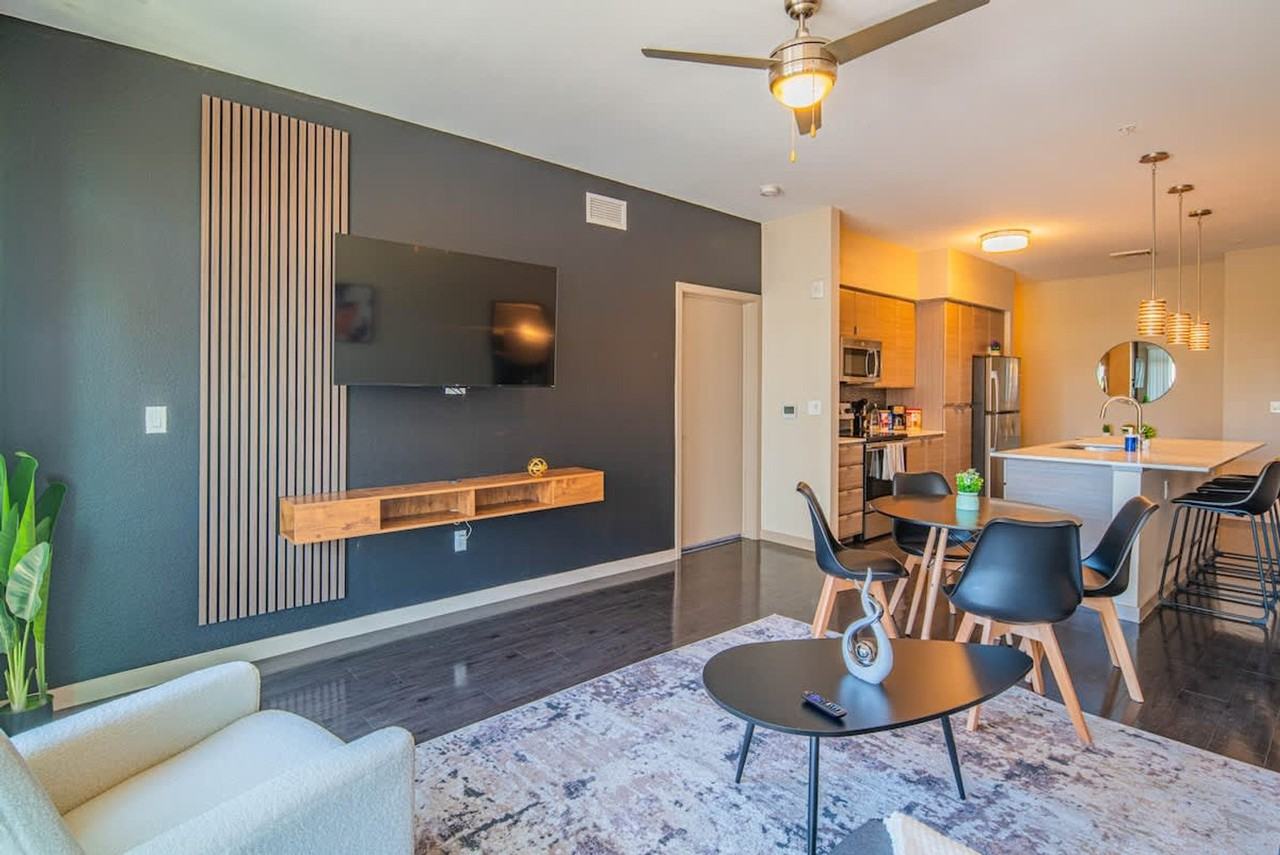 290 E Roosevelt St #1263031P - Photo 4 of 29