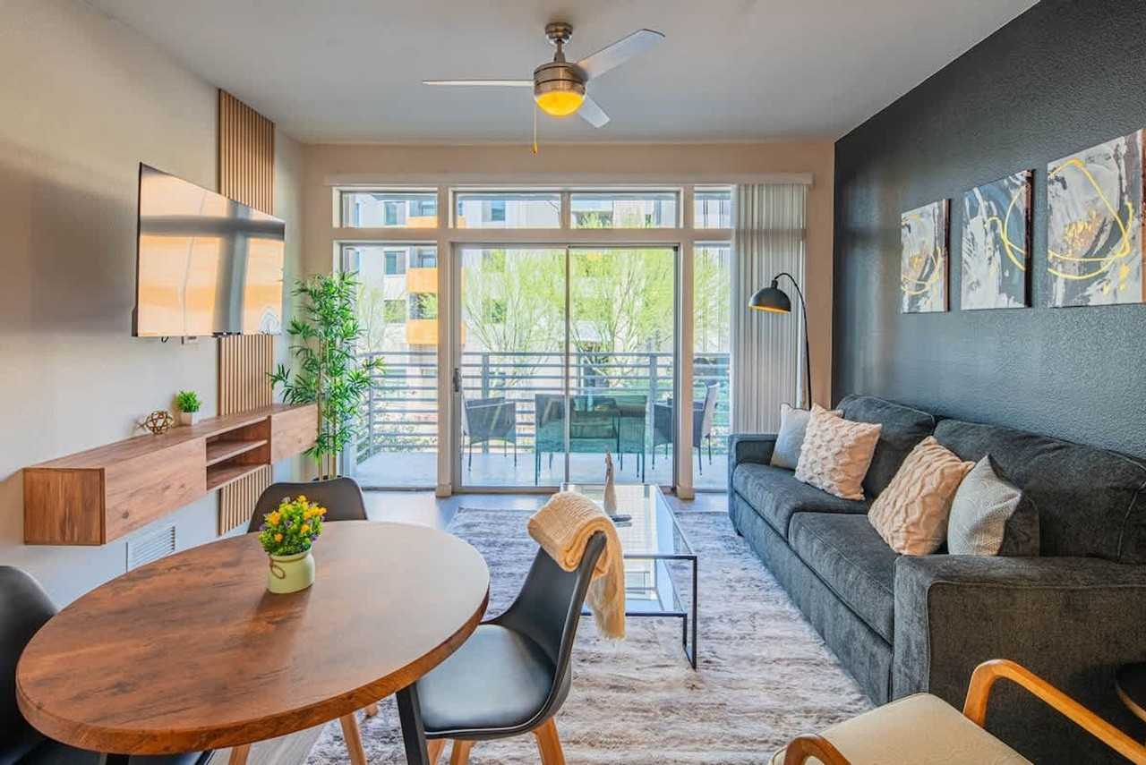 914 N 3rd St #1263056P - Photo 2 of 34