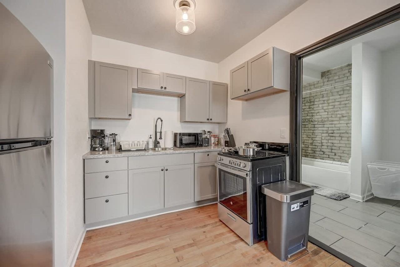 1925 N Prospect Ave #1263107P - Photo 4 of 20