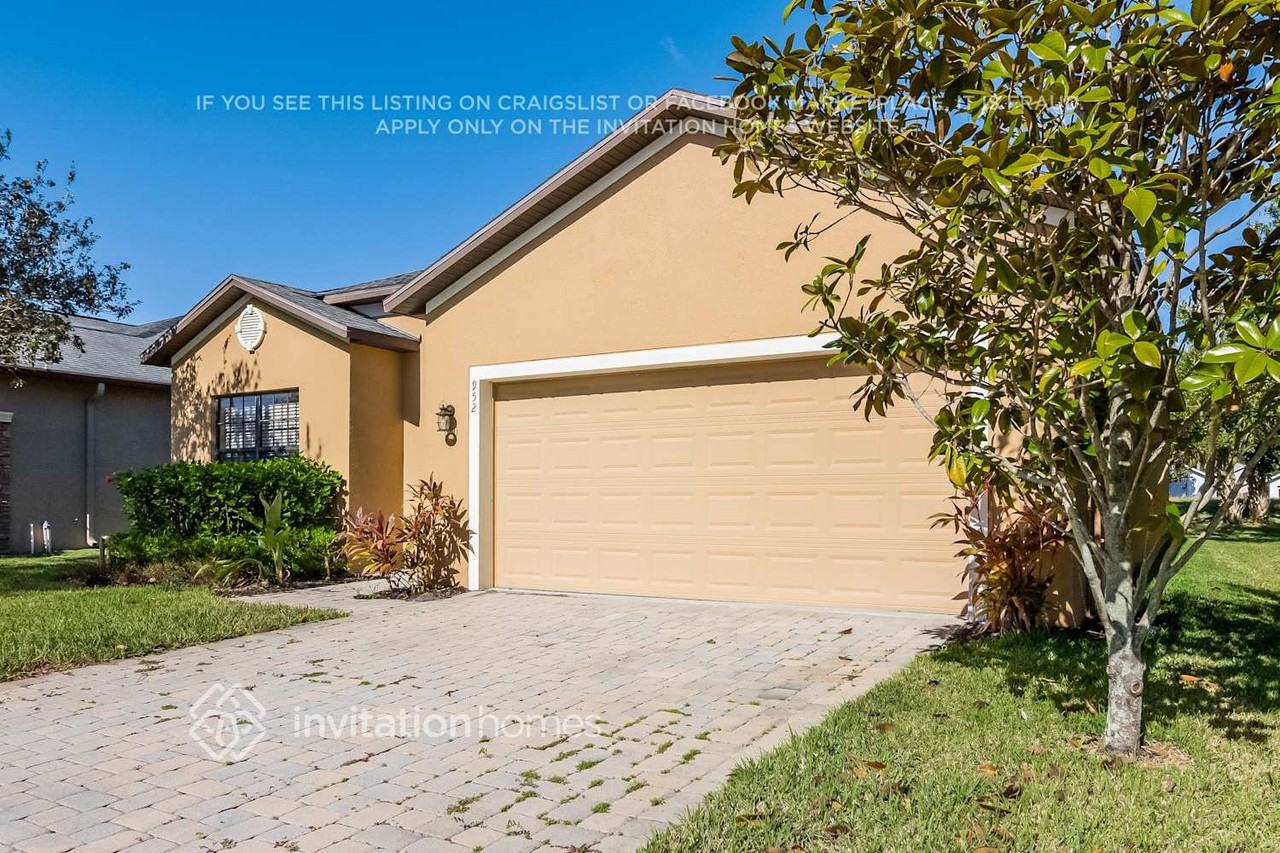 952 Hailey St - Photo 2 of 21