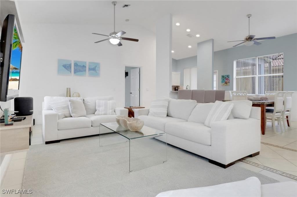 9521 Mariners Cove Ln - Photo 2 of 35