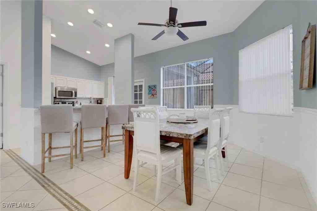 9521 Mariners Cove Ln - Photo 4 of 35