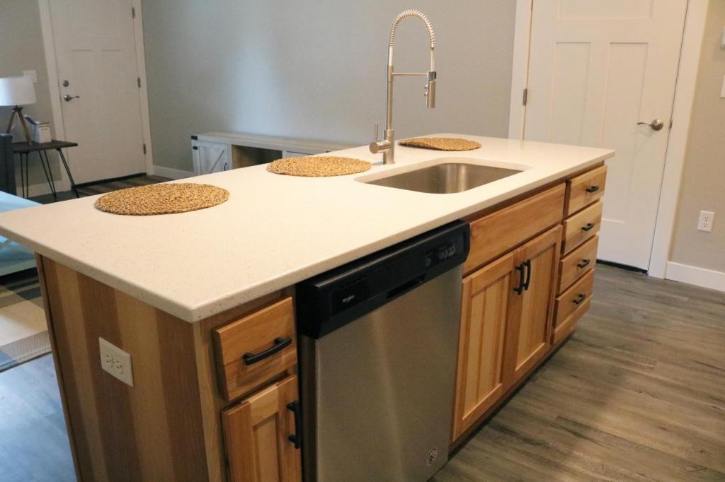 630 W 5th St - Photo 5 of 20