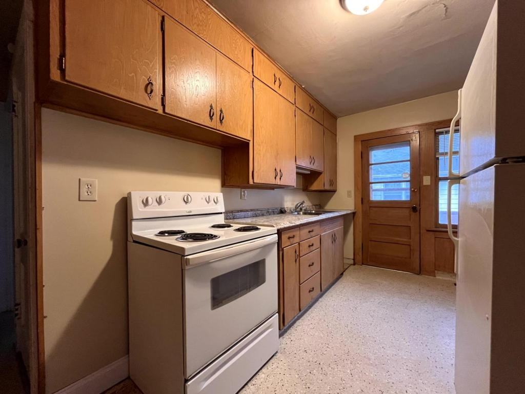 1416 N Main St - Photo 6 of 7