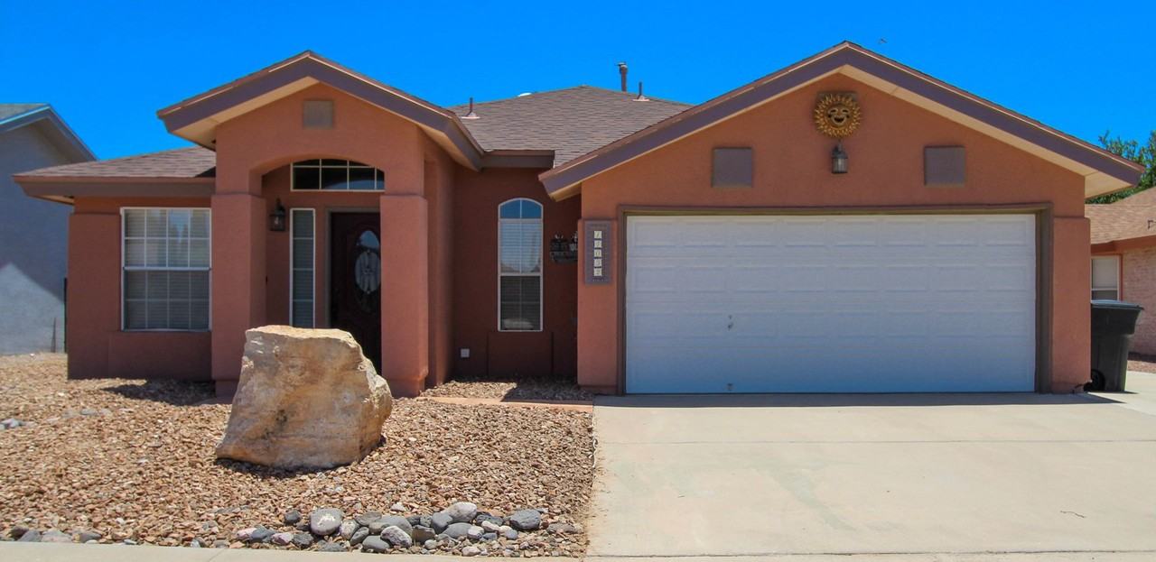 14032 Lago Seco Dr - Photo 2 of 17