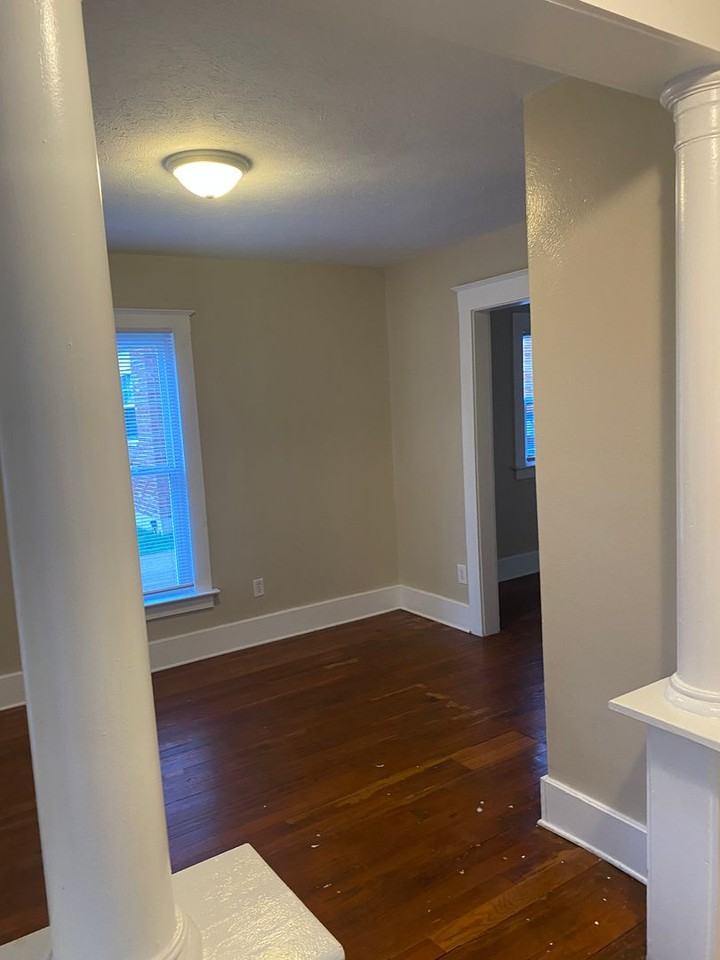 1028 N Lawrence St - Photo 5 of 36