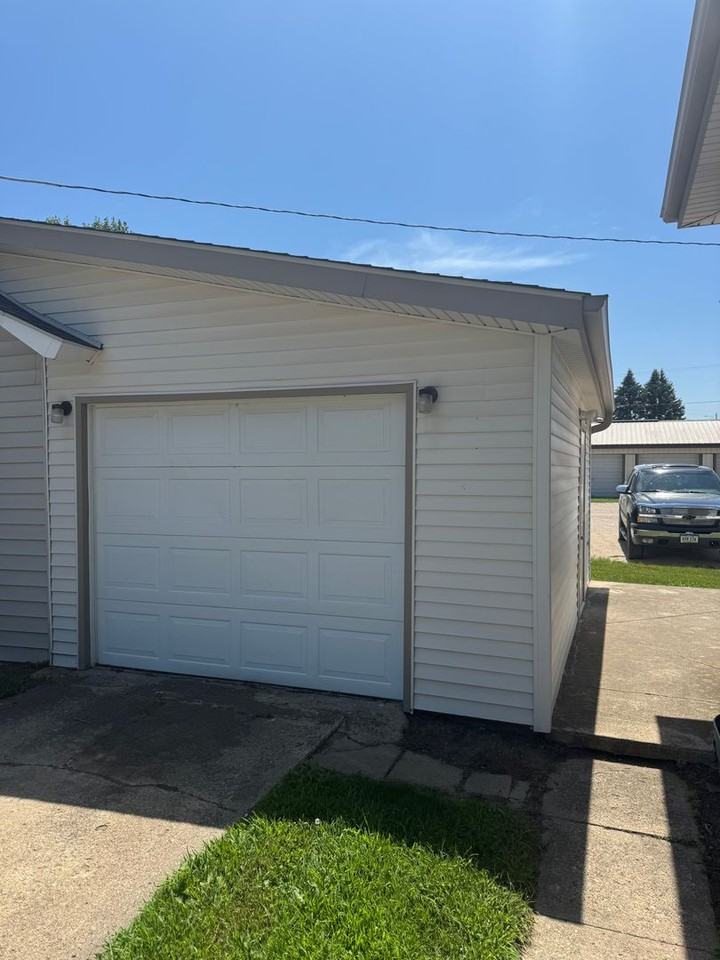 212 7th St - Photo 2 of 15