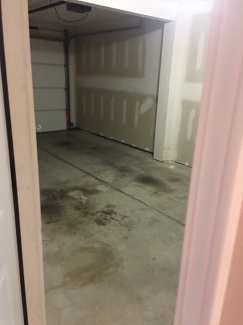 131 Emory Ct - Photo 3 of 7