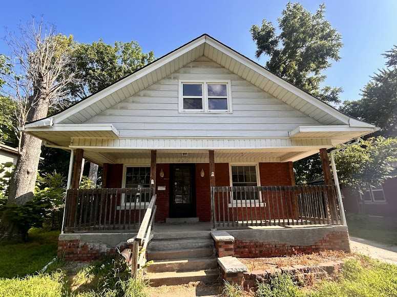 520 East Kansas Avenue - Photo 2 of 15