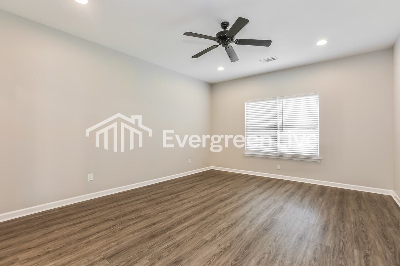 4533 Western Woods Dr - Photo 3 of 15