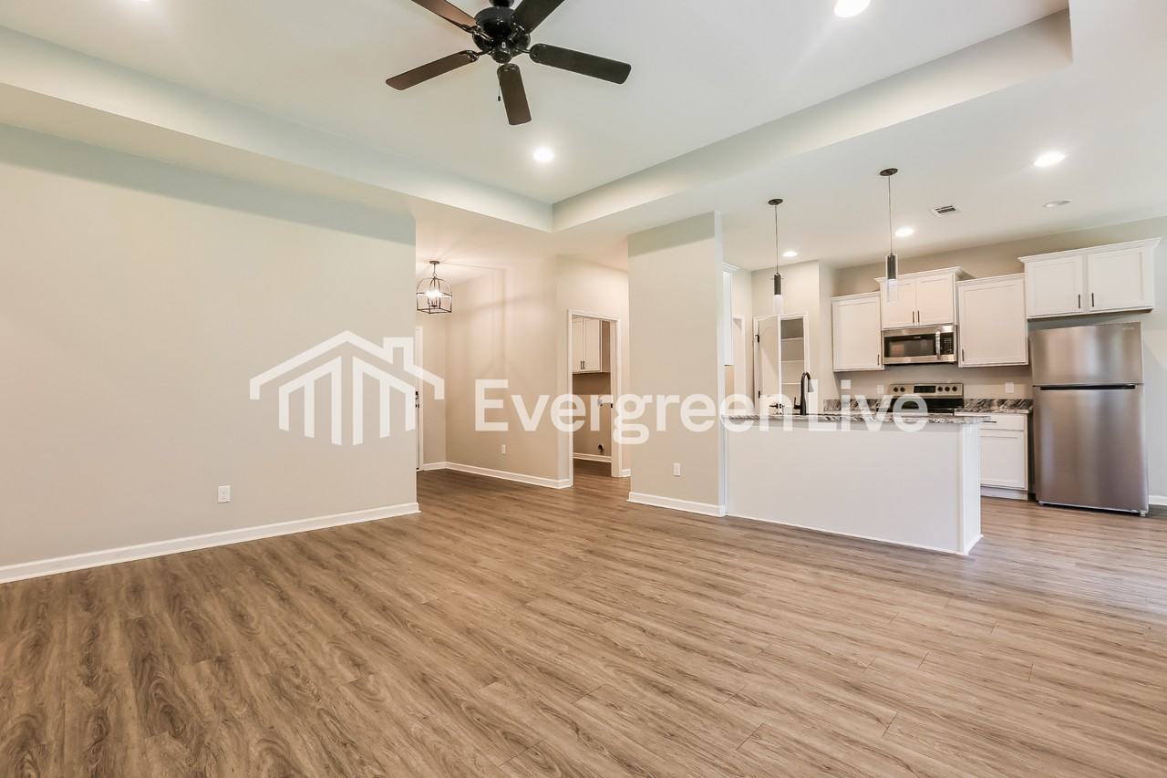4533 Western Woods Dr - Photo 5 of 15