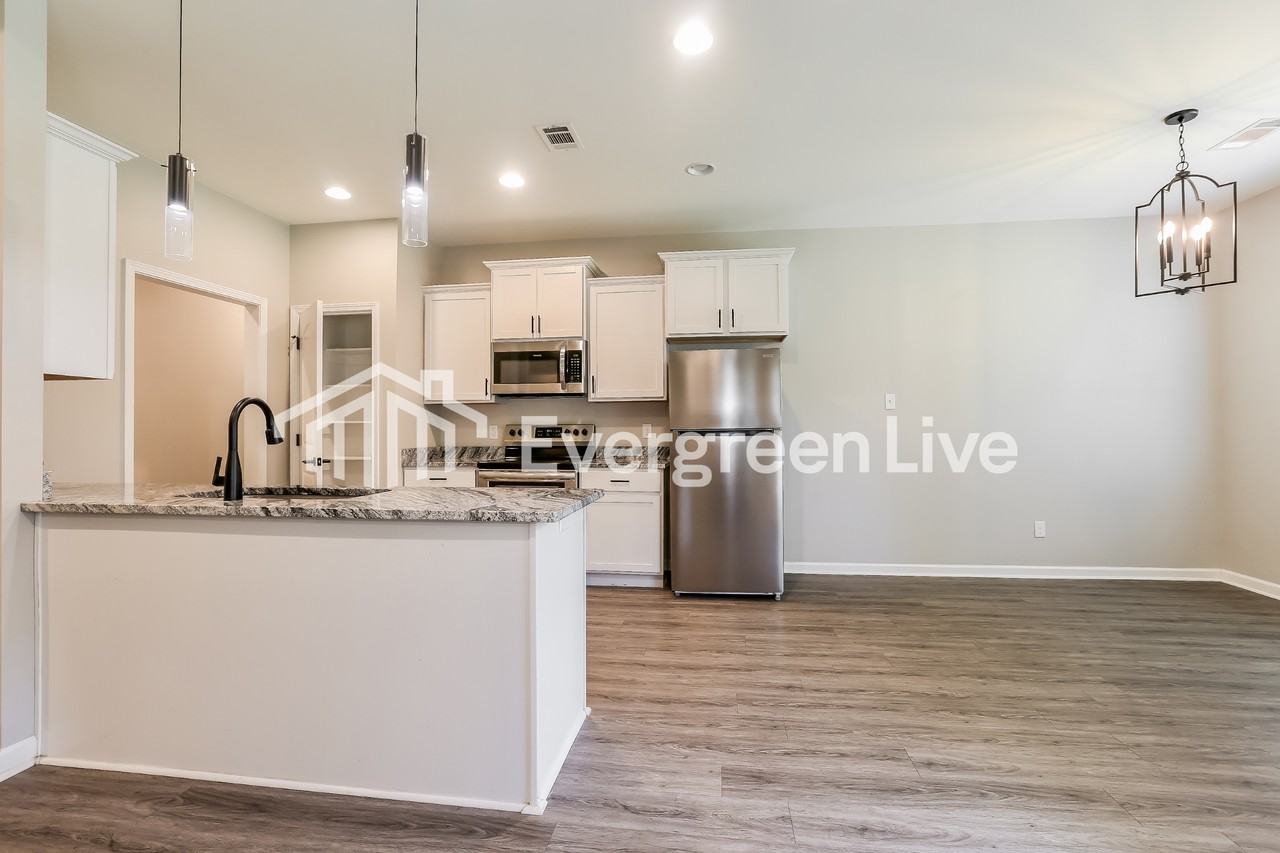 4533 Western Woods Dr - Photo 6 of 15